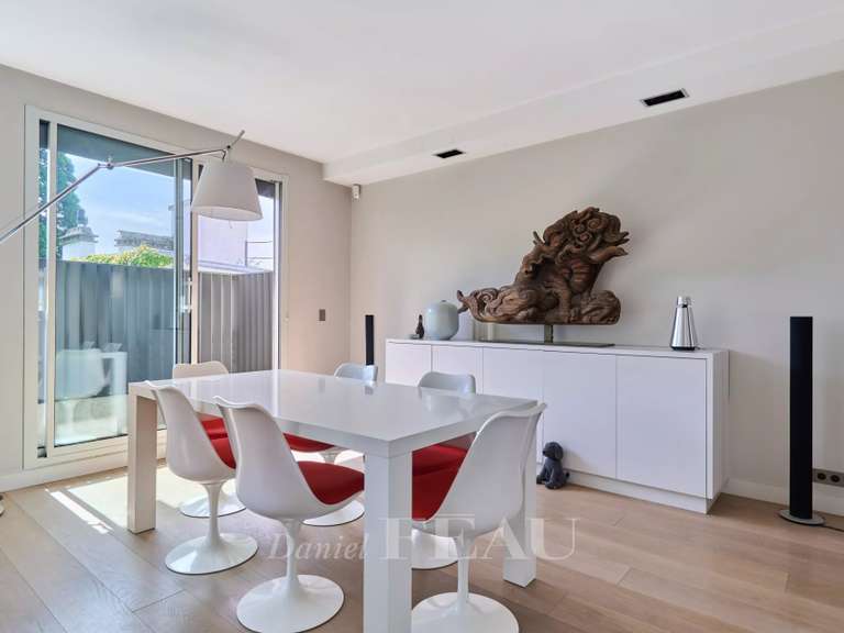 Appartement Paris 16e - 4 chambres - 119m²