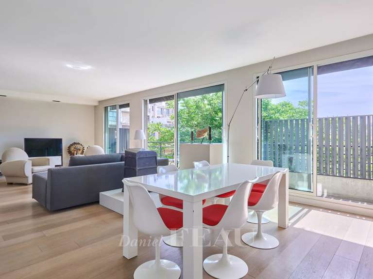 Appartement Paris 16e - 4 chambres - 119m²