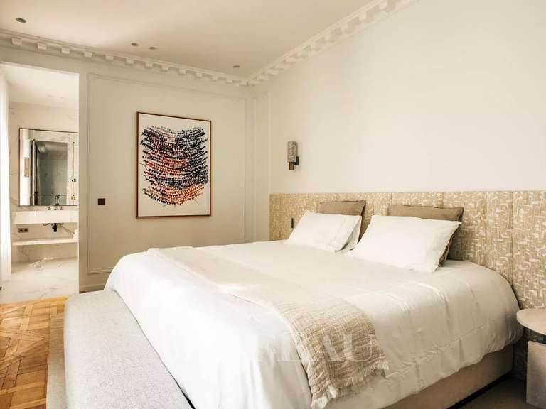 Appartement Paris 16e - 3 chambres - 222m²