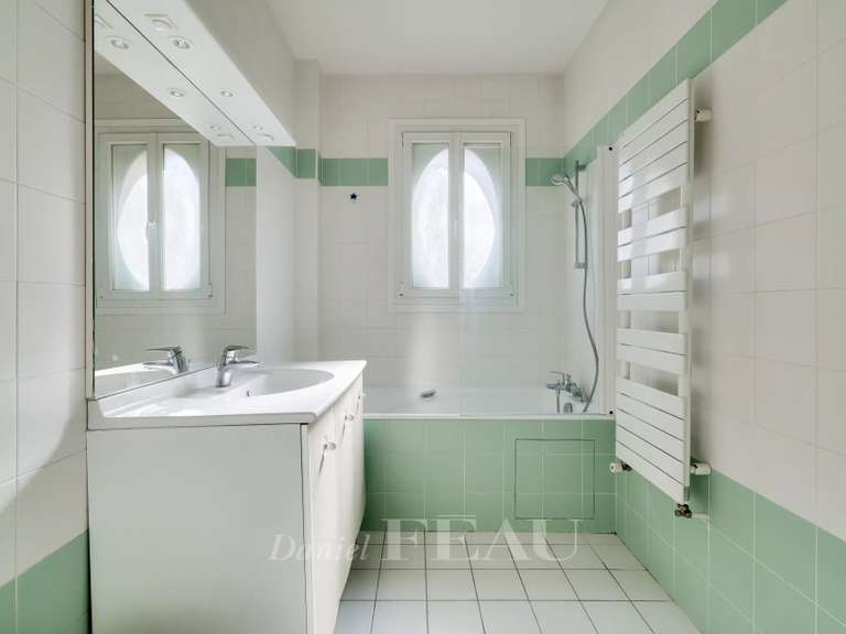 Appartement Paris 16e - 3 chambres - 114m²