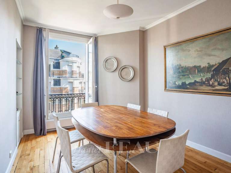 Appartement Paris 16e - 5 chambres - 157m²