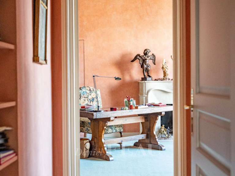 Appartement Paris 16e - 5 chambres - 157m²