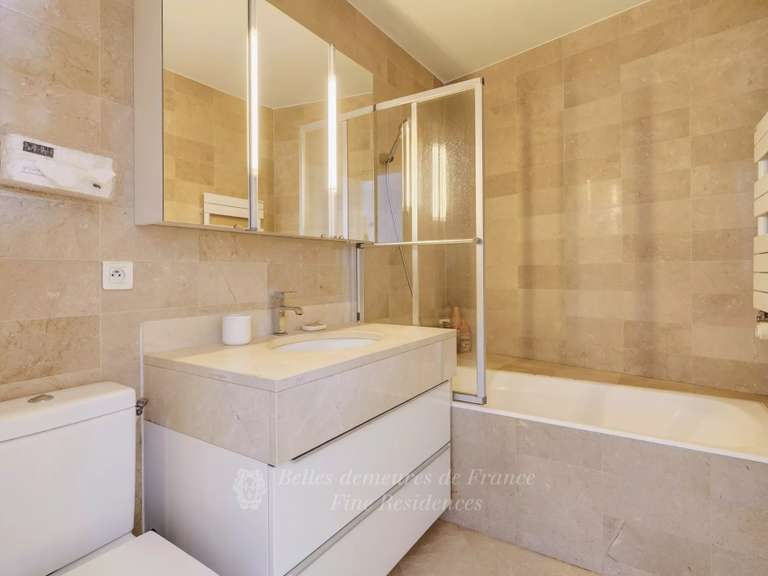 Appartement Paris 16e - 2 chambres - 96m²