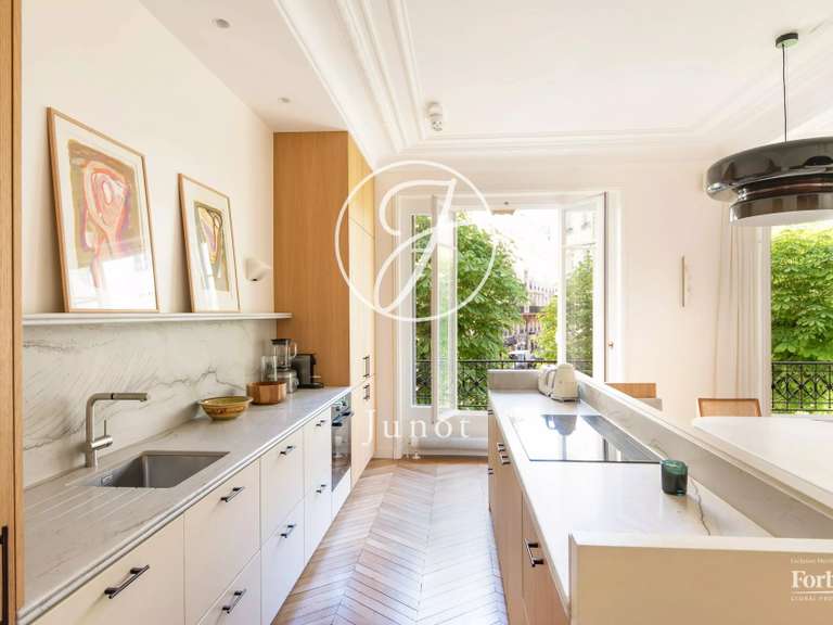Appartement Paris 16e - 4 chambres - 185m²