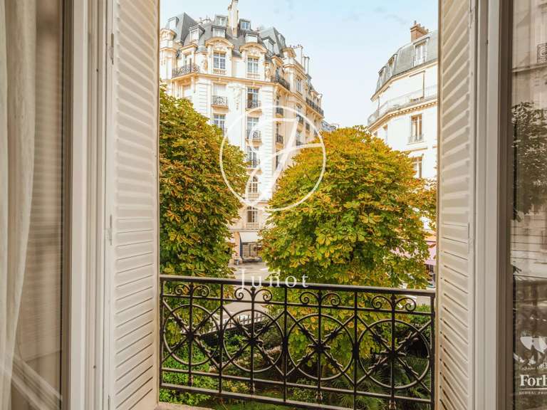 Appartement Paris 16e - 4 chambres - 185m²