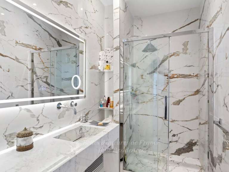 Appartement Paris 16e - 2 chambres - 70m²