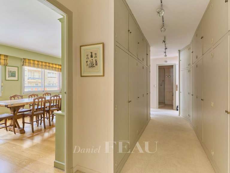 Appartement Paris 16e - 4 chambres - 130m²