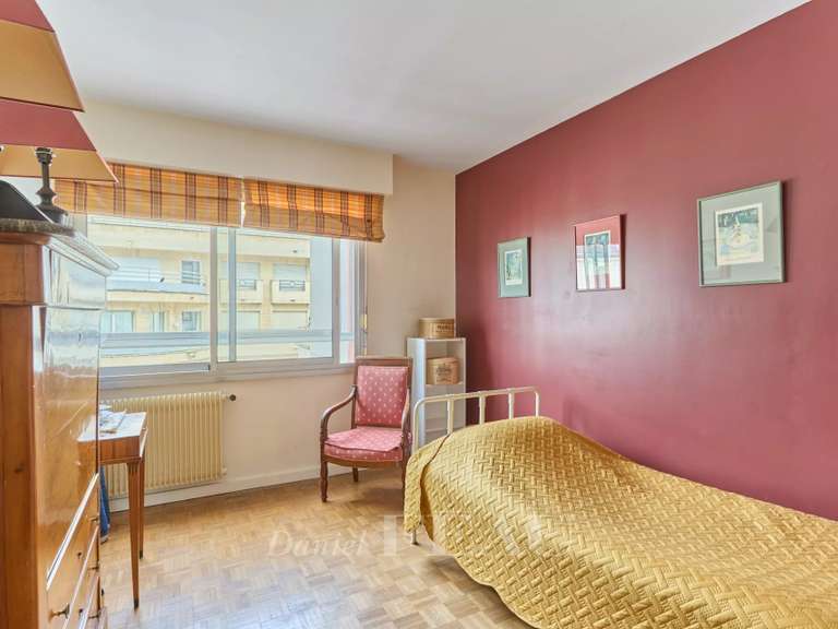 Appartement Paris 16e - 4 chambres - 130m²