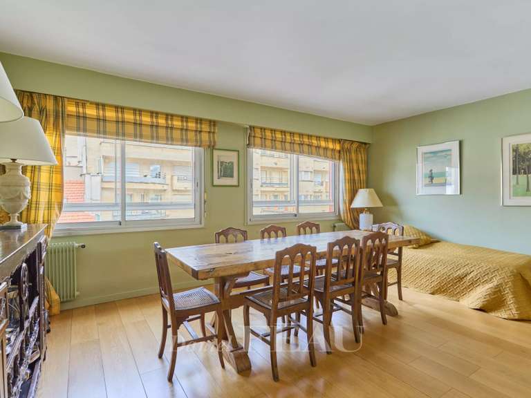 Appartement Paris 16e - 4 chambres - 130m²
