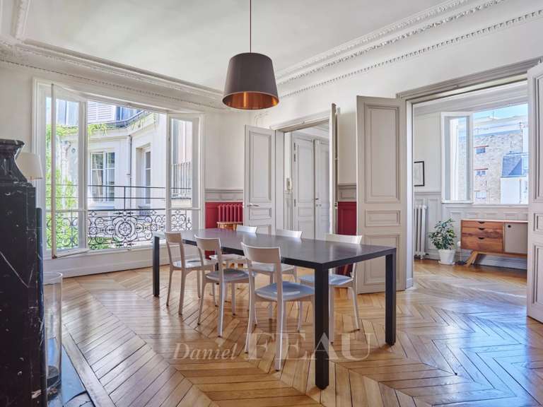 Appartement Paris 16e - 3 chambres - 159m²