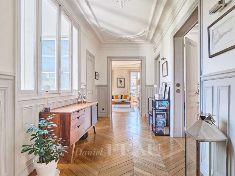 Appartement Paris 16e - 3 chambres - 159m²