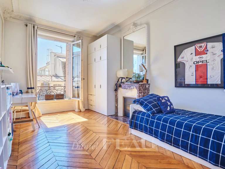 Appartement Paris 16e - 3 chambres - 159m²