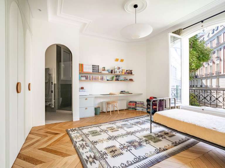 Appartement Paris 16e - 5 chambres - 201m²