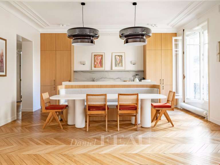 Appartement Paris 16e - 5 chambres - 201m²