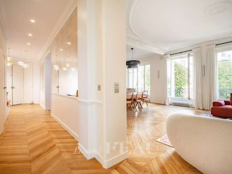 Appartement Paris 16e - 5 chambres - 201m²