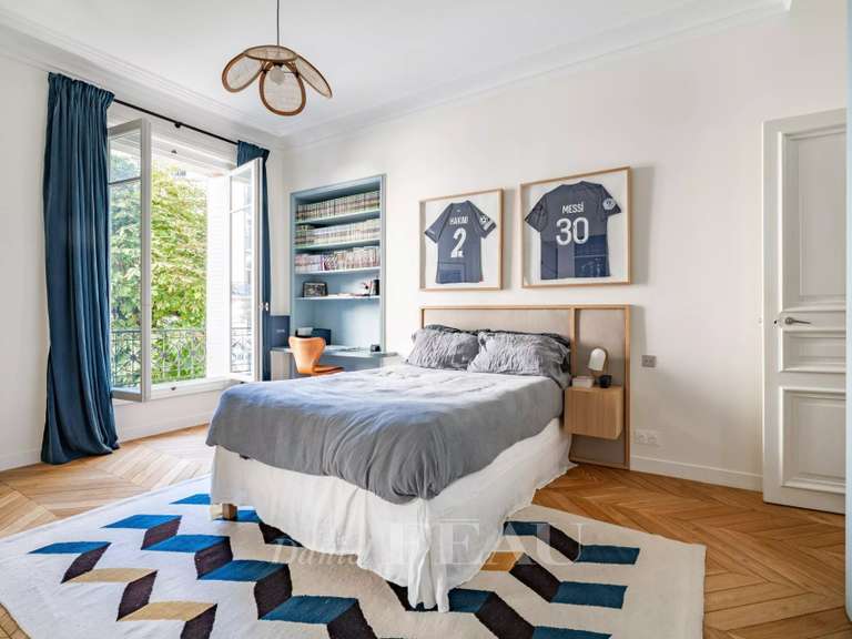 Appartement Paris 16e - 5 chambres - 201m²