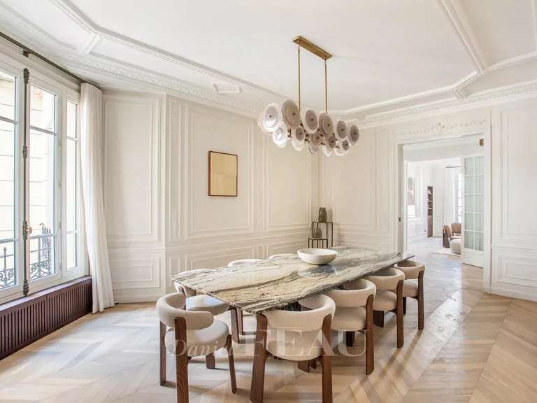 Appartement Paris 16e - 4 chambres - 216m²