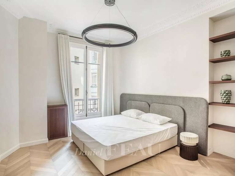 Appartement Paris 16e - 4 chambres - 216m²