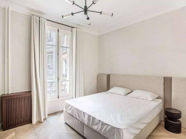 Appartement Paris 16e - 4 chambres - 216m²