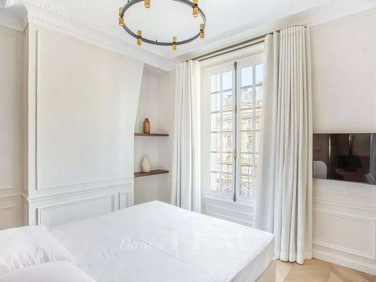 Appartement Paris 16e - 4 chambres - 216m²
