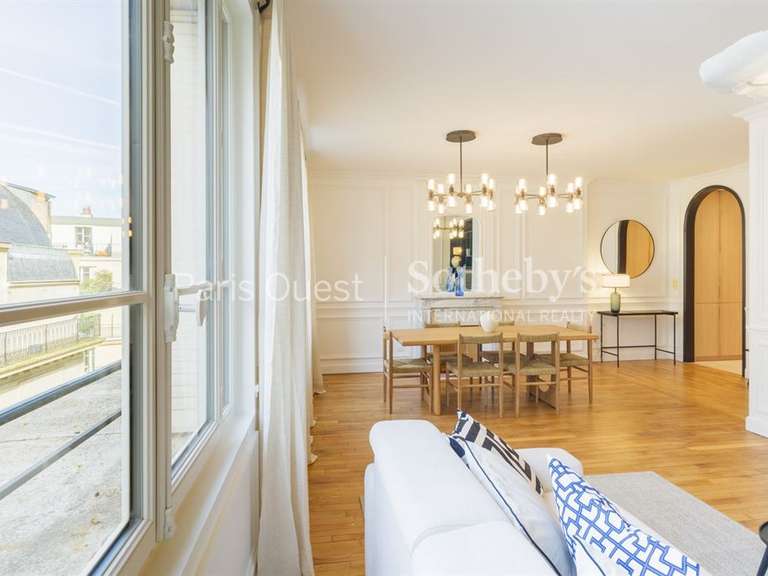 Appartement Paris 16e - 2 chambres - 80m²