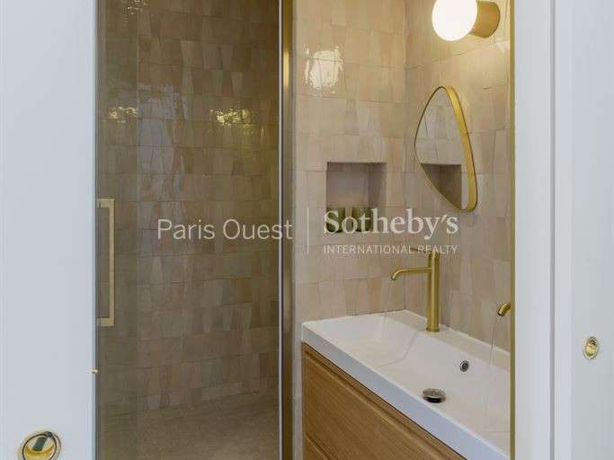 Appartement Paris 16e - 2 chambres - 80m²
