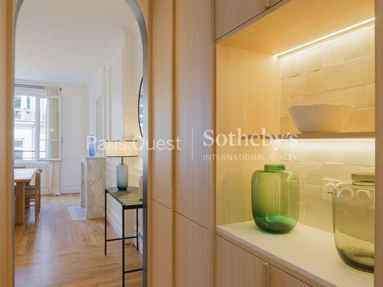 Appartement Paris 16e - 2 chambres - 80m²