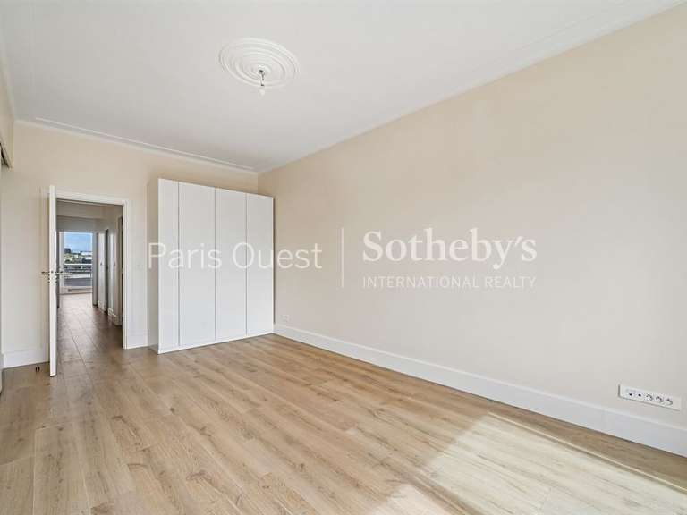 Appartement Paris 16e - 3 chambres - 110m²