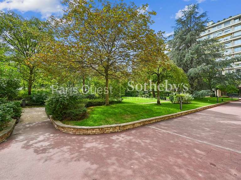 Appartement Paris 16e - 3 chambres - 110m²