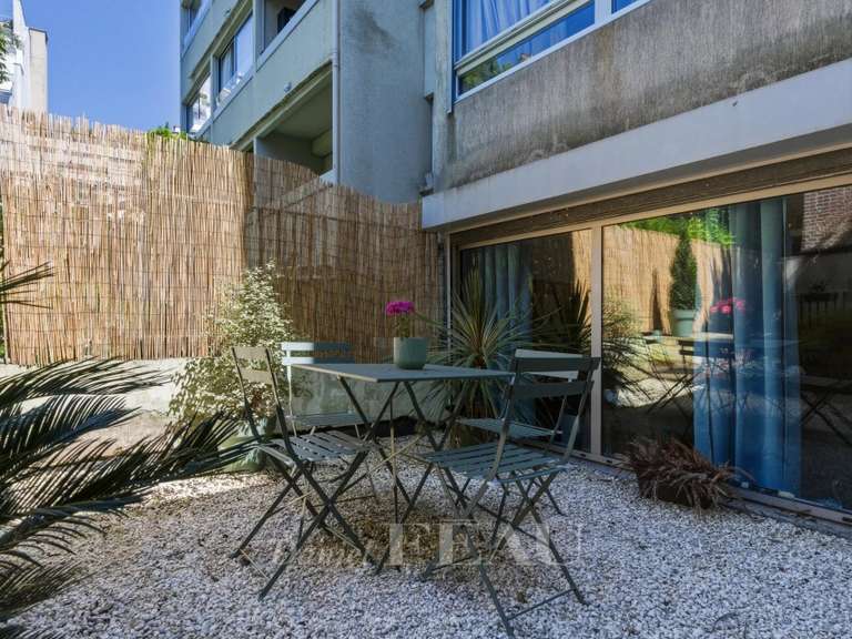 Appartement Paris 16e - 1 chambre - 134m²