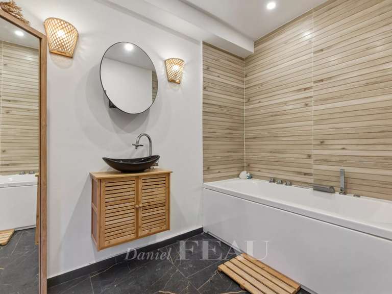 Appartement Paris 16e - 1 chambre - 134m²