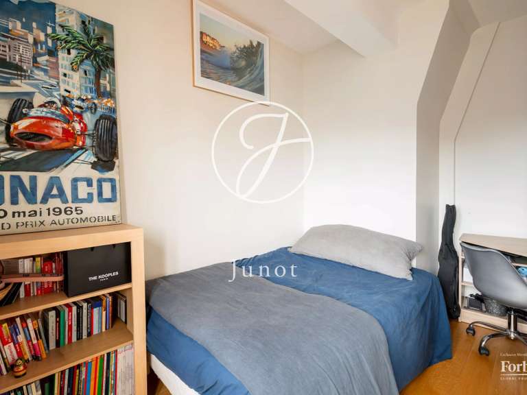 Appartement Paris 16e - 3 chambres - 75m²