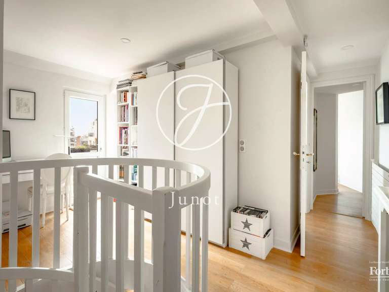 Appartement Paris 16e - 3 chambres - 75m²