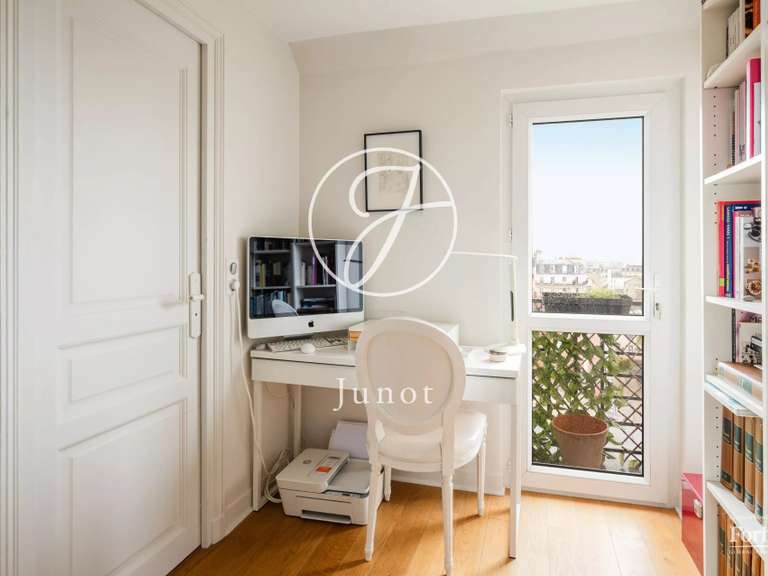 Appartement Paris 16e - 3 chambres - 75m²