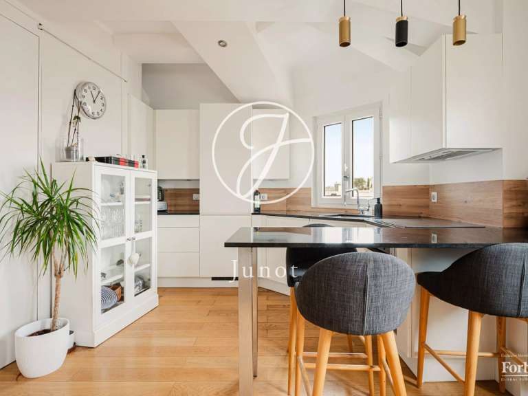 Appartement Paris 16e - 3 chambres - 75m²