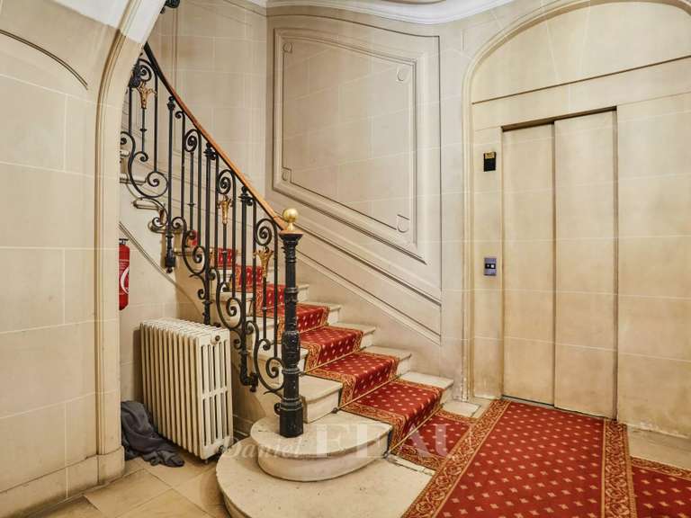 Appartement Paris 16e - 4 chambres - 185m²