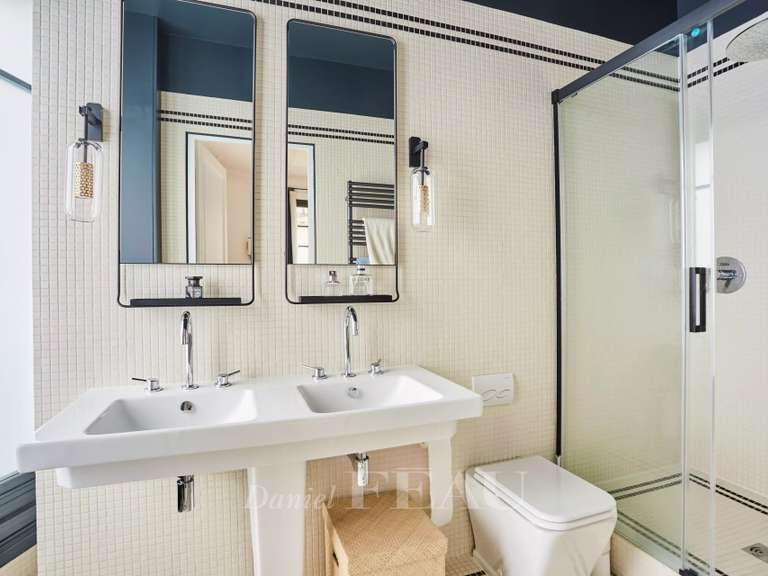 Appartement Paris 16e - 4 chambres - 185m²