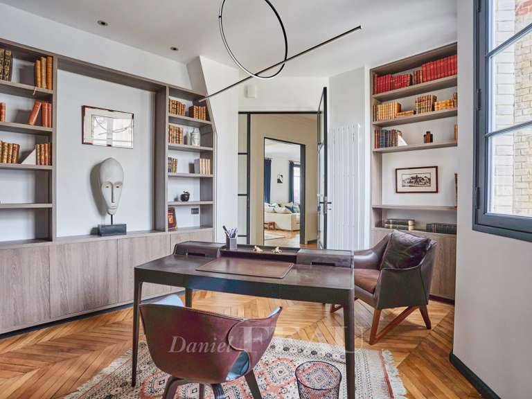 Appartement Paris 16e - 4 chambres - 185m²
