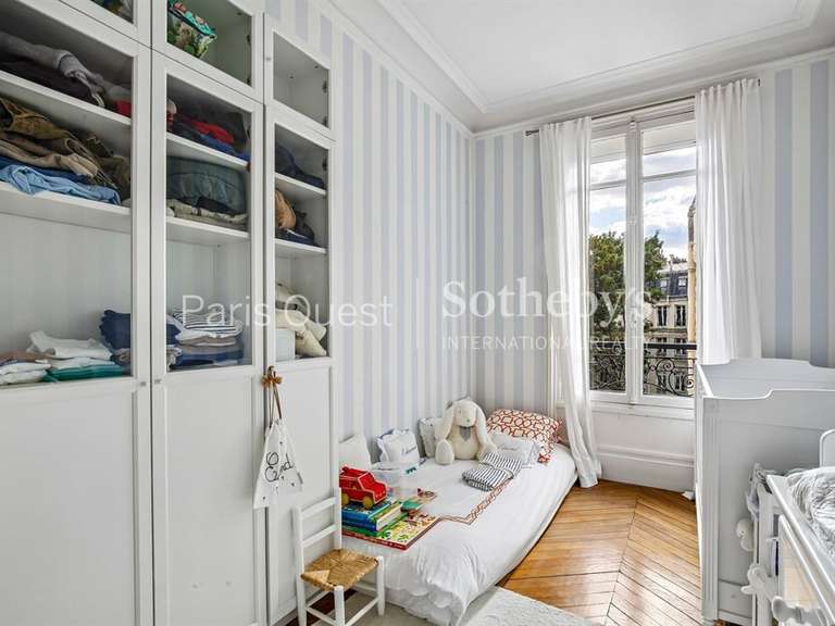 Appartement Paris 16e - 2 chambres - 101m²