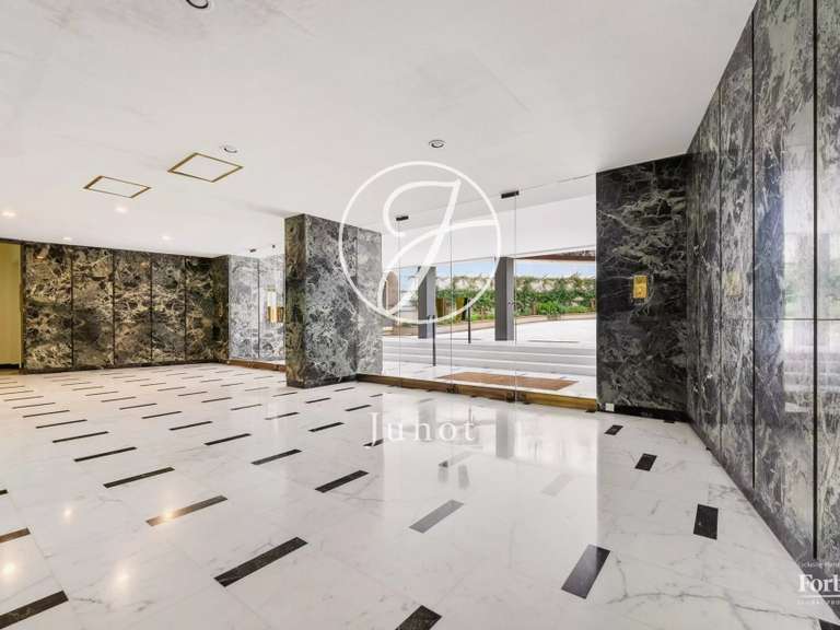 Appartement Paris 16e - 3 chambres - 128m²