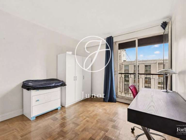 Appartement Paris 16e - 3 chambres - 128m²