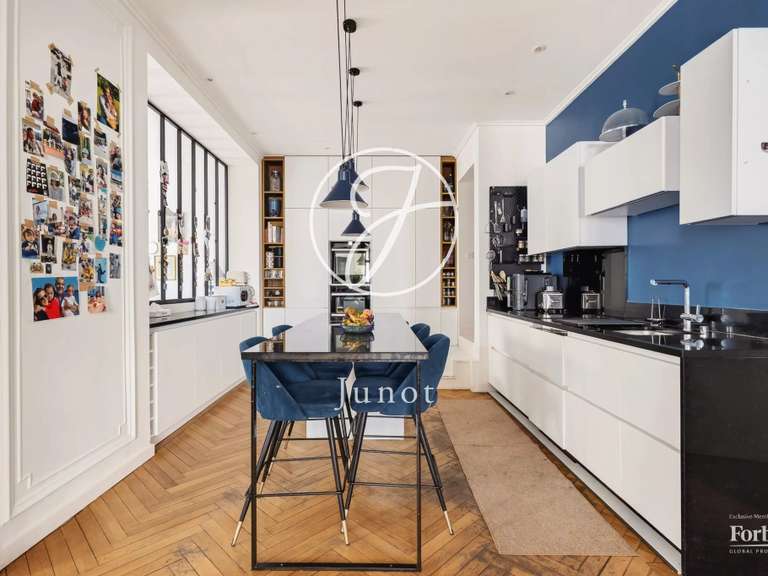 Appartement Paris 16e - 4 chambres - 206m²
