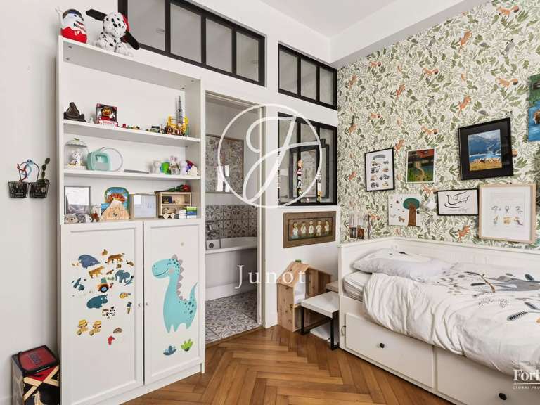 Appartement Paris 16e - 4 chambres - 206m²