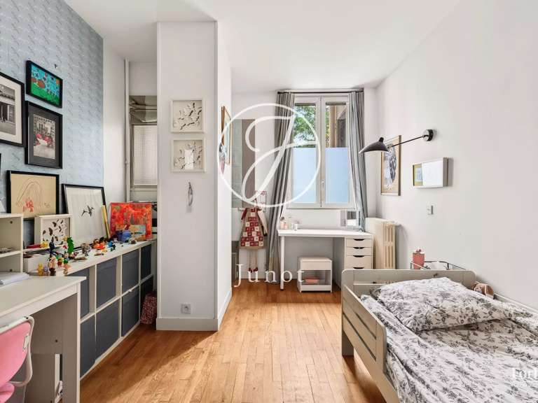 Appartement Paris 16e - 4 chambres - 206m²