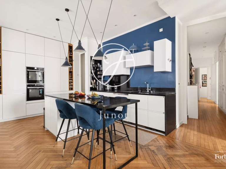Appartement Paris 16e - 4 chambres - 206m²