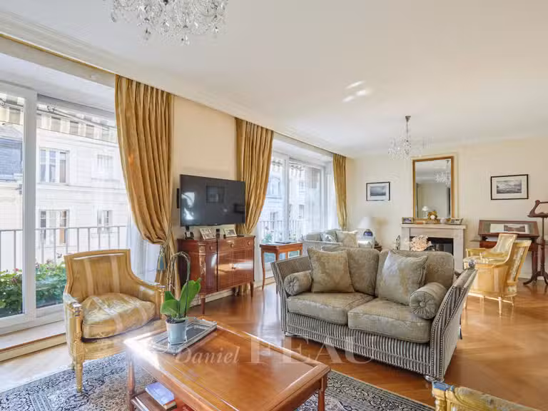 Appartement Paris 16e - 5 chambres - 300m²
