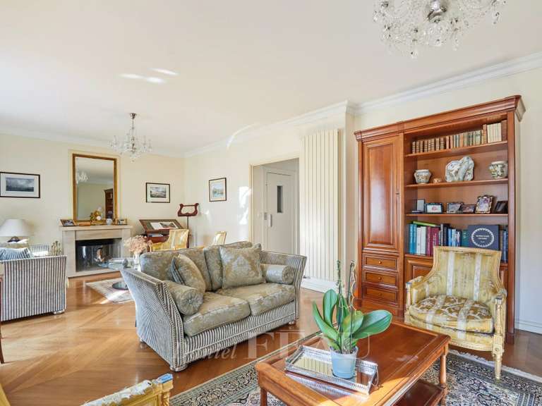 Appartement Paris 16e - 5 chambres - 300m²