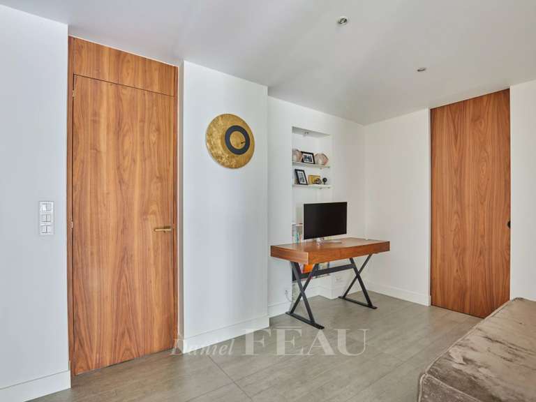 Appartement Paris 16e - 2 chambres - 105m²
