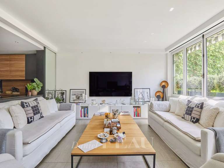 Appartement Paris 16e - 2 chambres - 105m²