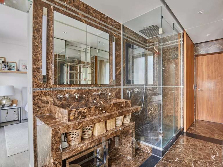 Appartement Paris 16e - 2 chambres - 105m²